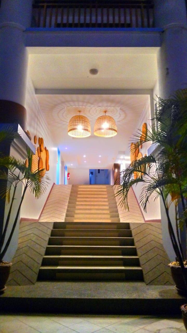 Bodega Phuket Patong (Adults Only) Hostel Екстериор снимка