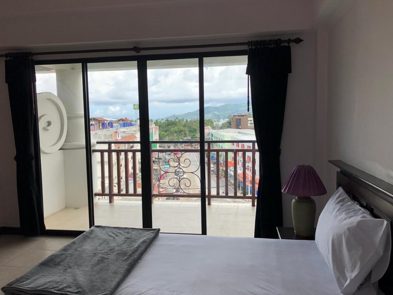 Bodega Phuket Patong (Adults Only) Hostel Екстериор снимка