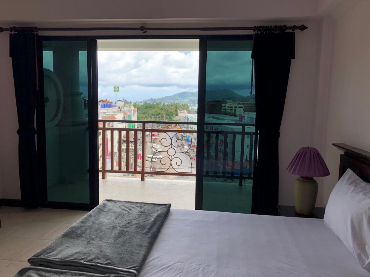 Bodega Phuket Patong (Adults Only) Hostel Екстериор снимка