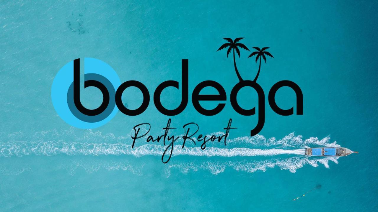 Bodega Phuket Patong (Adults Only) Hostel Екстериор снимка