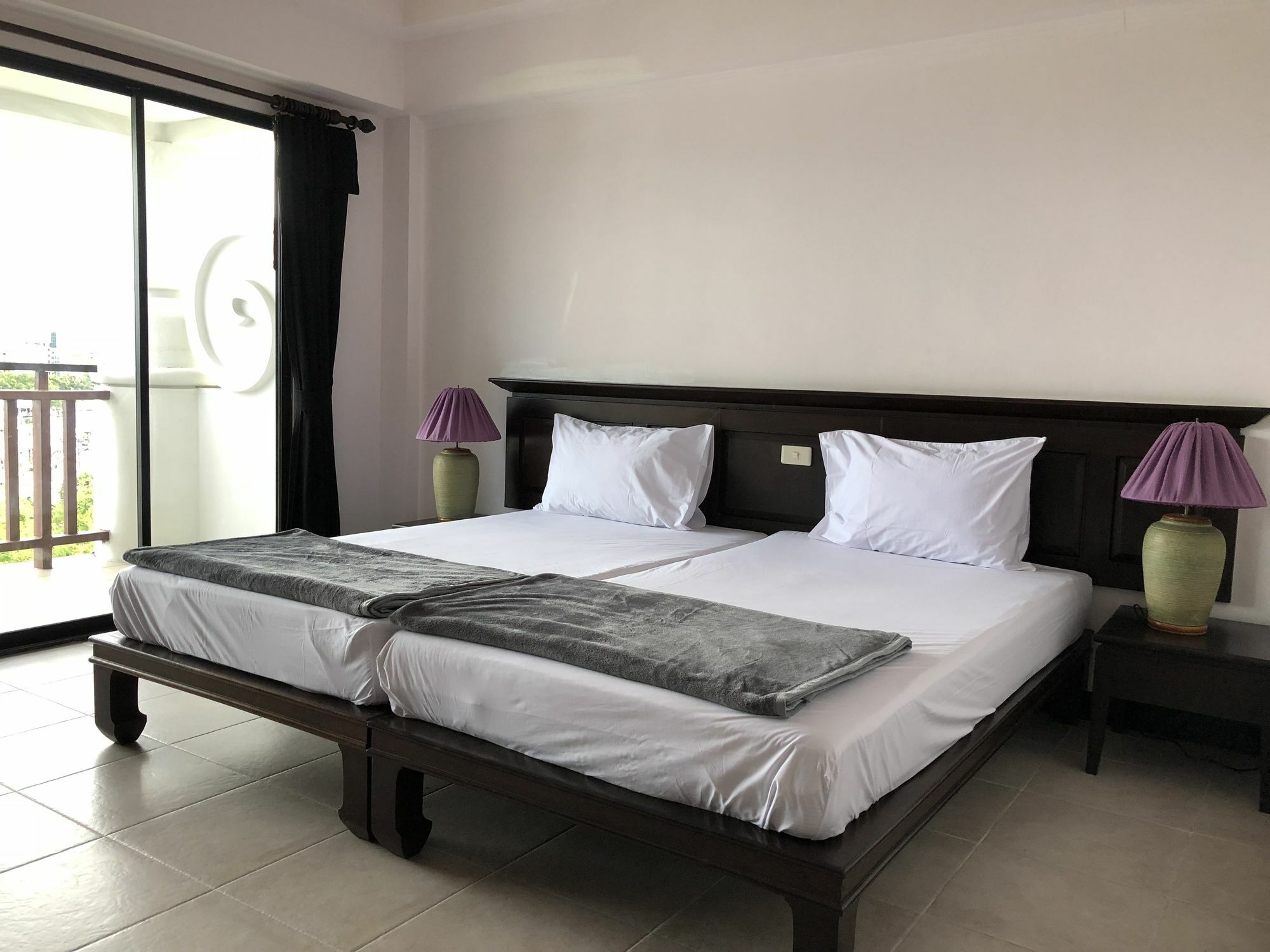 Bodega Phuket Patong (Adults Only) Hostel Екстериор снимка